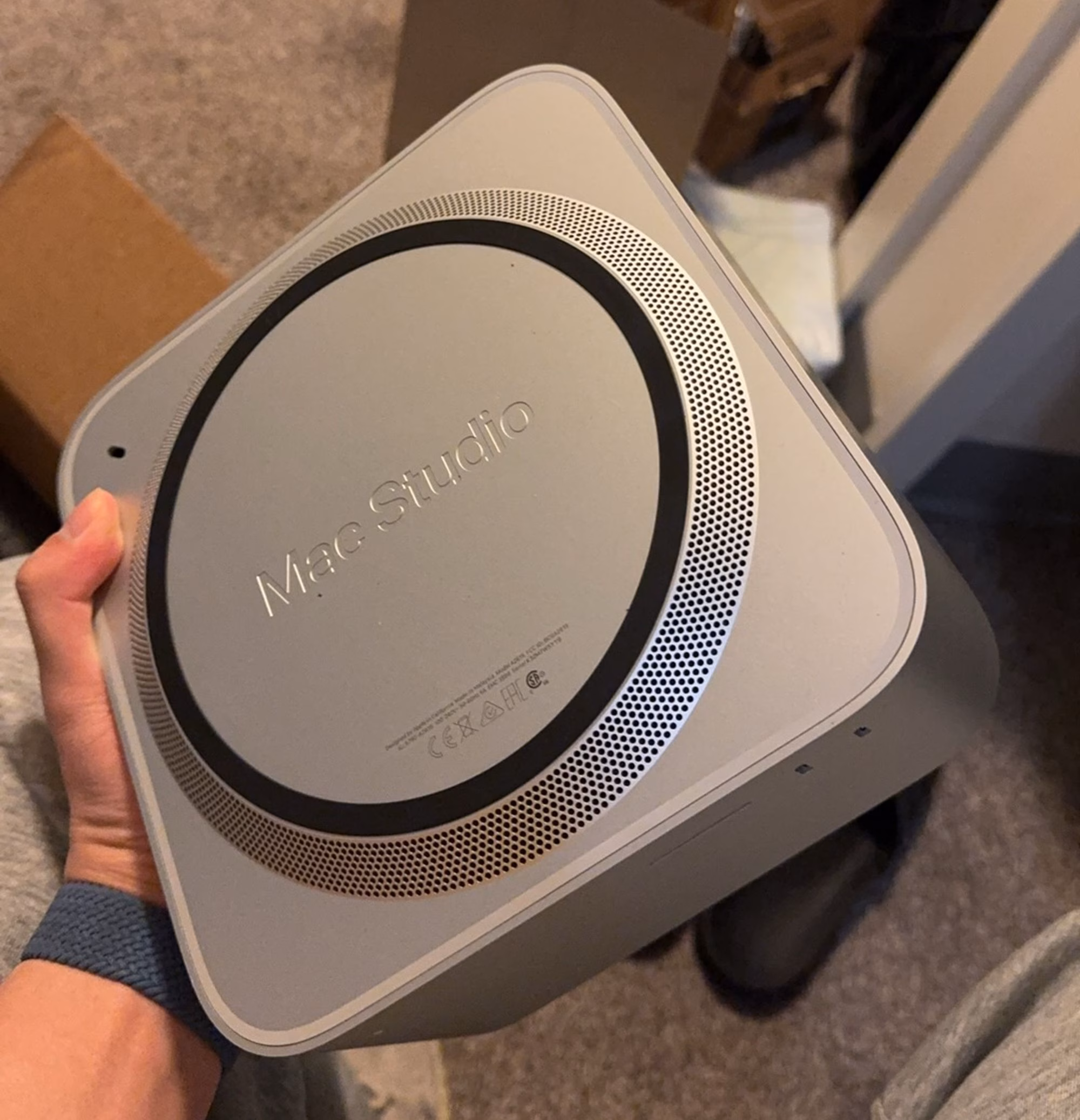 到货的 Mac Studio，我们都没想到之后会发生什么